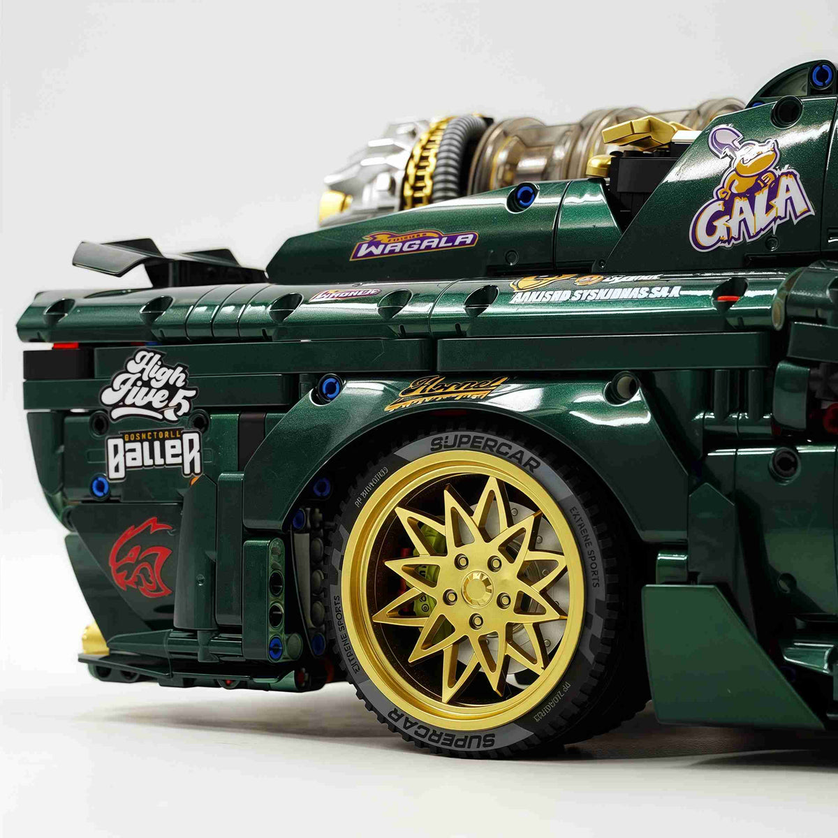 Trilumity Motorized Building Block Set: 1: 8 Dodge Challenger, Pearlescent Green Paint Customized Version (3751-Piece)