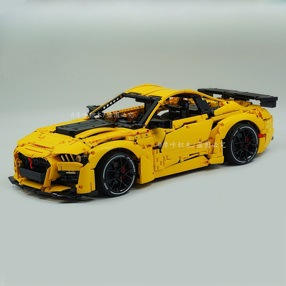 Trilumity Building Block Set: 1: 8 Ford Shelby Gt500, Electroplating Gun Grey Custom Version (3400Piece)