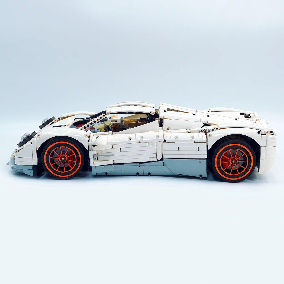 Trilumity Building Block Set: 1:8 Pagani Utopia | Paint White Collector’s Edition (4719-Piece)