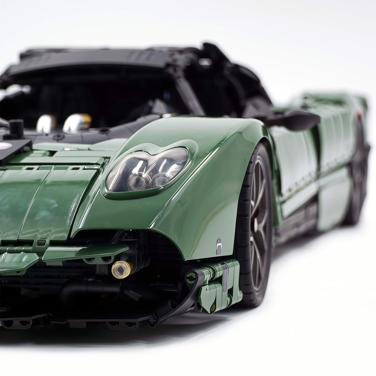 Trilumity Building Block Set: 1:8 Pagani Utopia Custom Avocado Green Paint – The Ultimate V12 Italian Hypercar (4688-Piece)