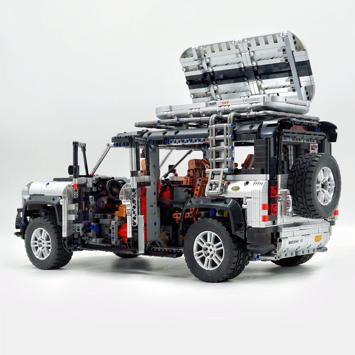 Trilumity Building Block Set: 1:8 Land Rover Defender 110 Silver Off-Road | Ultimate Detailed Set | Remote Controlled (5268-Piece)