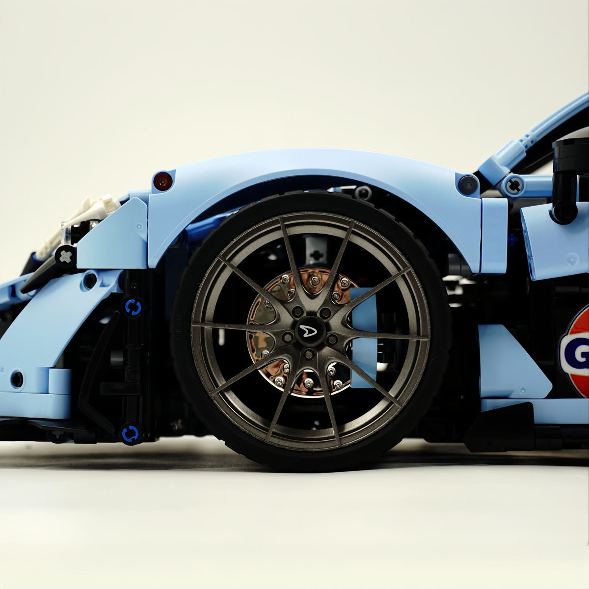 Trilumity Building Block Set: 1: 8 The Ultimate British Hybrid Hypercar | Gulf Blue Custom Edition(3893-Piece)
