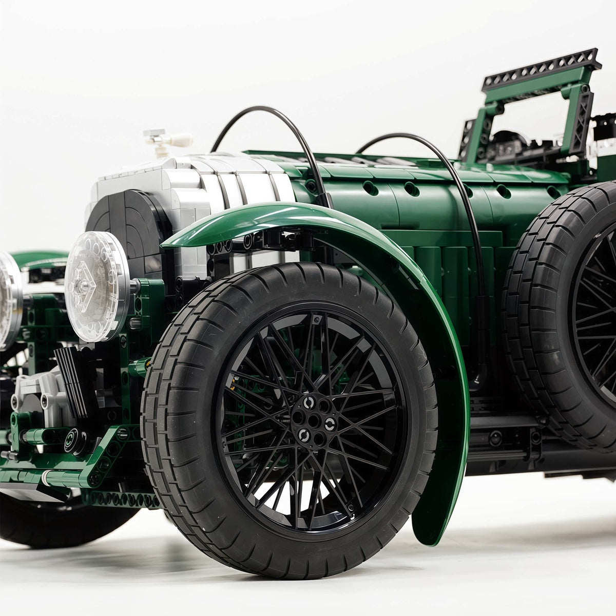 Trilumity Motorized Building Block Set: 1:8 Bentley Blower Junior | Vintage Aesthetic City Car Set (3918+-Piece)