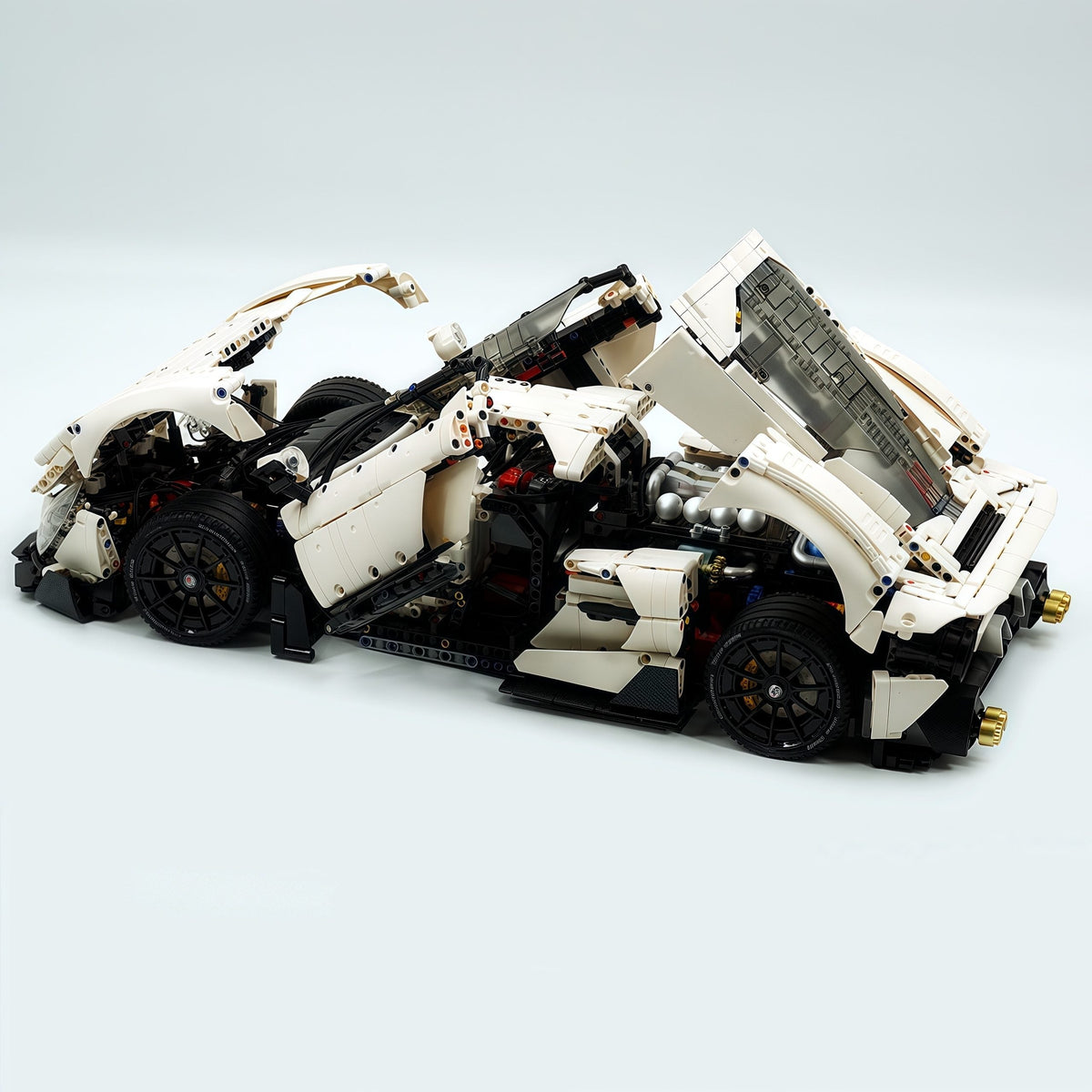 Trilumity Motorized Building Block Set: 1: 8 Alfa Romeo 33 Stradale Supercar, White Goddess Customized Version (3861-Piece)