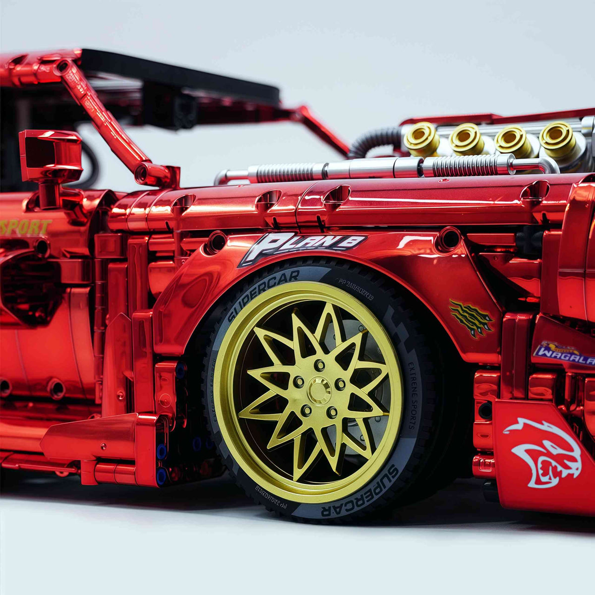 Trilumity Motorized Building Block Set: 1: 8 Dodge Challenger, Electroplating Mirror Red Customized Version (3751-Piece)