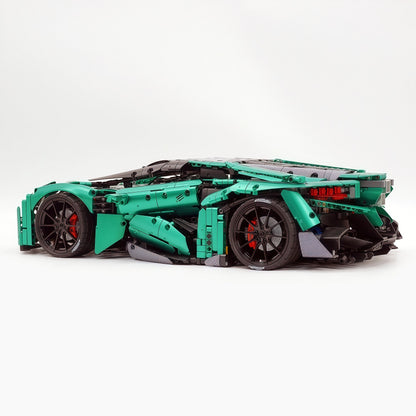 Trilumity Motorized Building Block Set: 1:8 The Ultimate Ajlani Drakuma | Customized Barrel-Plated Emerald V8 Concept Hypercar (3920+-Piece)