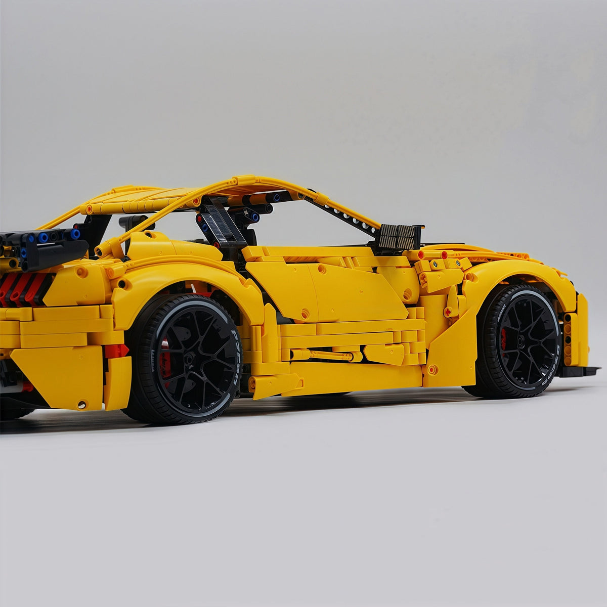 Trilumity Building Block Set: 1: 8 Ford Shelby Gt500, Electroplating Gun Grey Custom Version (3400Piece)