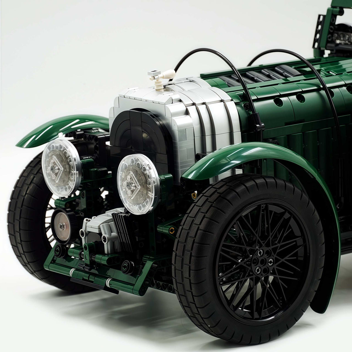 Trilumity Motorized Building Block Set: 1:8 Bentley Blower Junior | Vintage Aesthetic City Car Set (3918+-Piece)