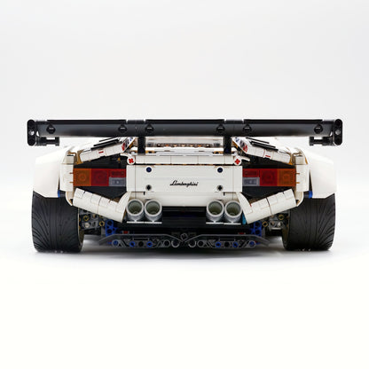 Trilumity Building Block Set: 1:8 Widebody Classic Italian 80s Icon – Pearlescent White Edition (4301-Piece)