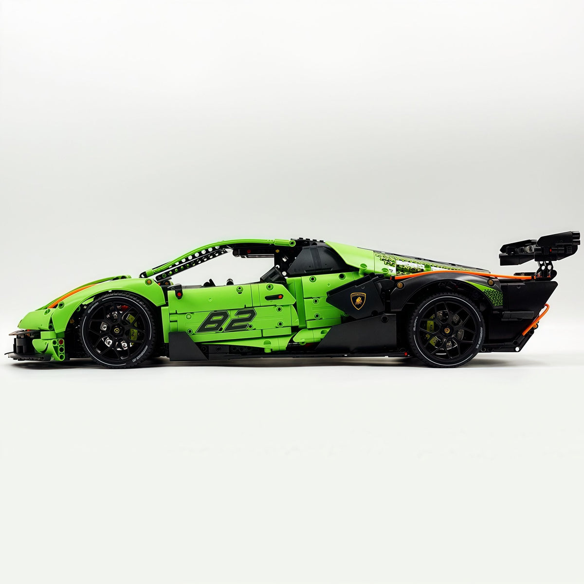 Trilumity Building Block Set: 1: 8 The Ultimate Italian Track-Only V12 Hypercar (4100+Piece)