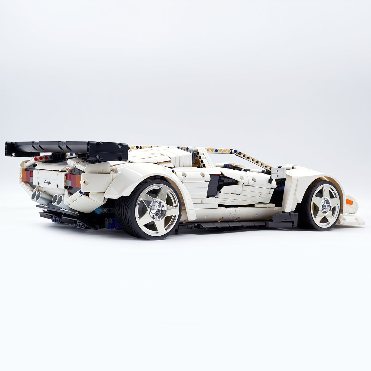 Trilumity Building Block Set: 1:8 Widebody Classic Italian 80s Icon – Pearlescent White Edition (4301-Piece)