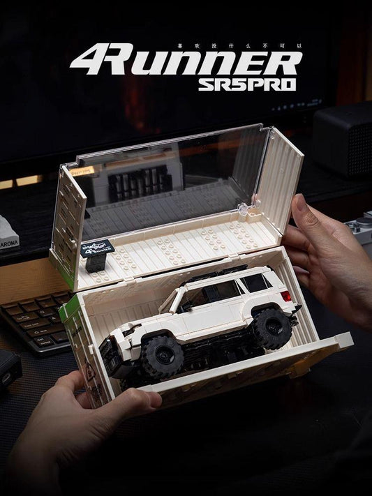 Trilumity Building Block Set: 1: 24 Toyota 4Runner with Container Display Case (540-Piece)