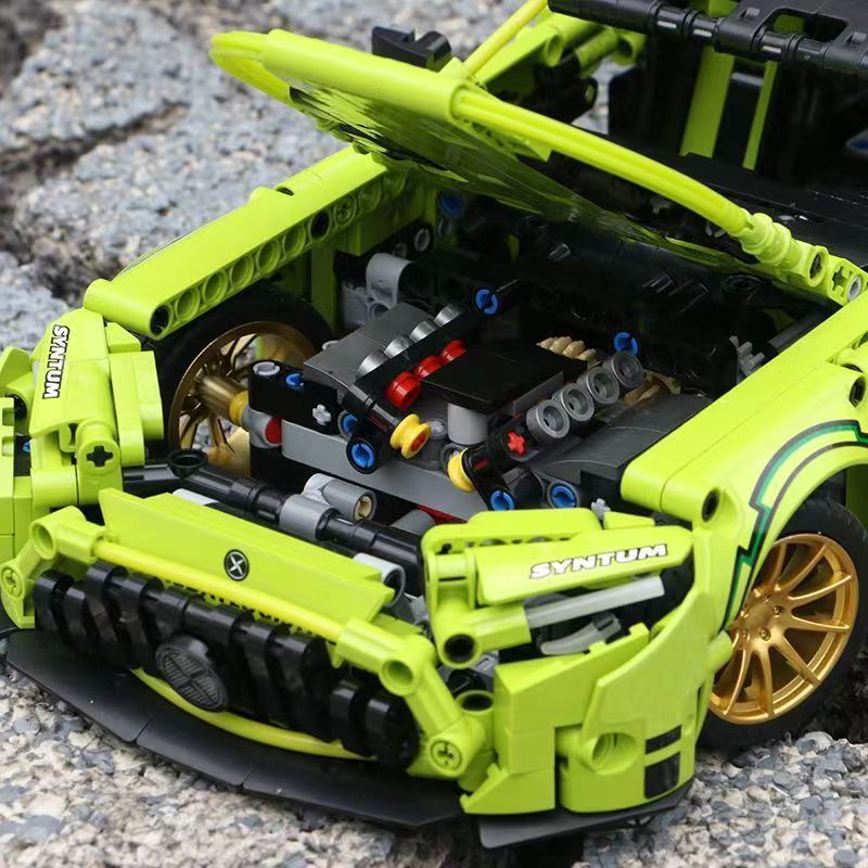 Trilumity Building Block Set: 1: 14 Green Mercedes AMG Gt50, Detailed Reproduction, Cost-effective Choice (1466-Piece)