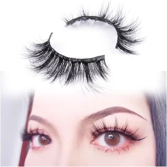 Trilumity Wispy false lashes in Black, lashes shown in the tray