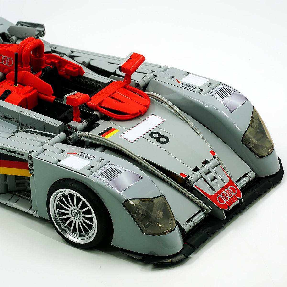 Trilumity Building Block Set: 1:8 Audi R8 Lmp 2000 | Remote Controlled | Genuine Authorization | 2426-Piece
