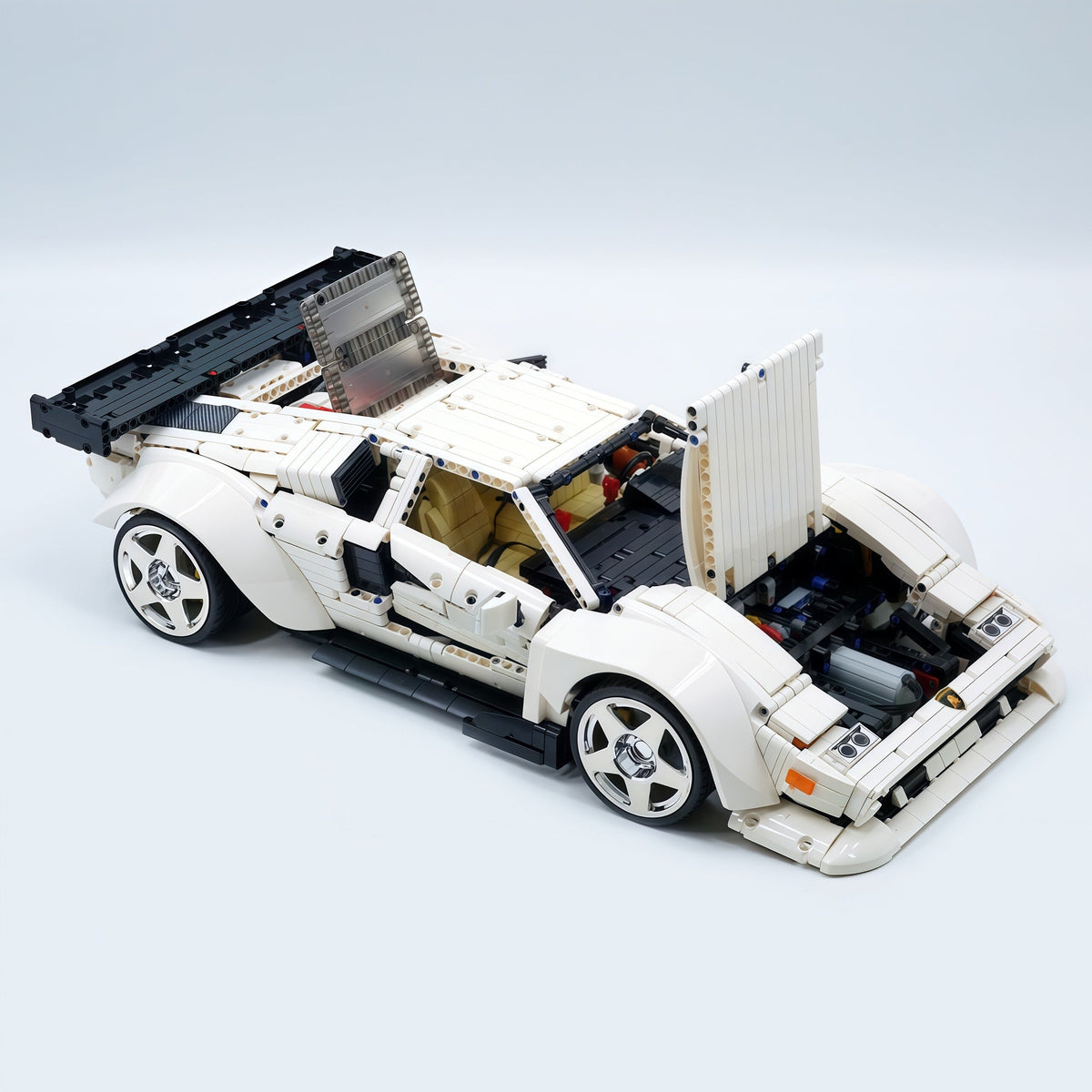 Trilumity Building Block Set: 1:8 Widebody Classic Italian 80s Icon – Pearlescent White Edition (4301-Piece)