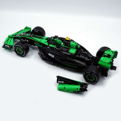 Trilumity Building Block Set: 1: 8 Kick Sauber F1 Team C44, Officially Licensed Model (2553-Piece)