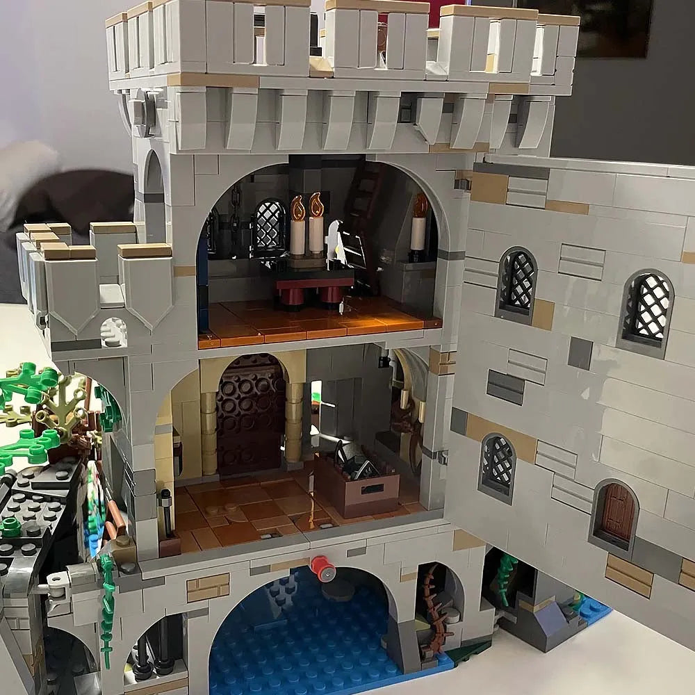 MOC Building Block Set: Experts Castle in the Forest, Model 85668