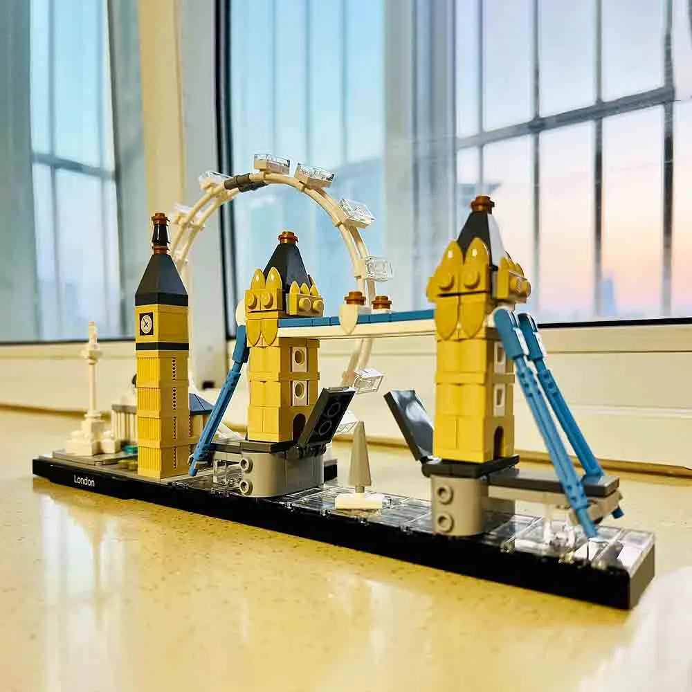 MOC Building Block Set: London Skyline, Model 22889