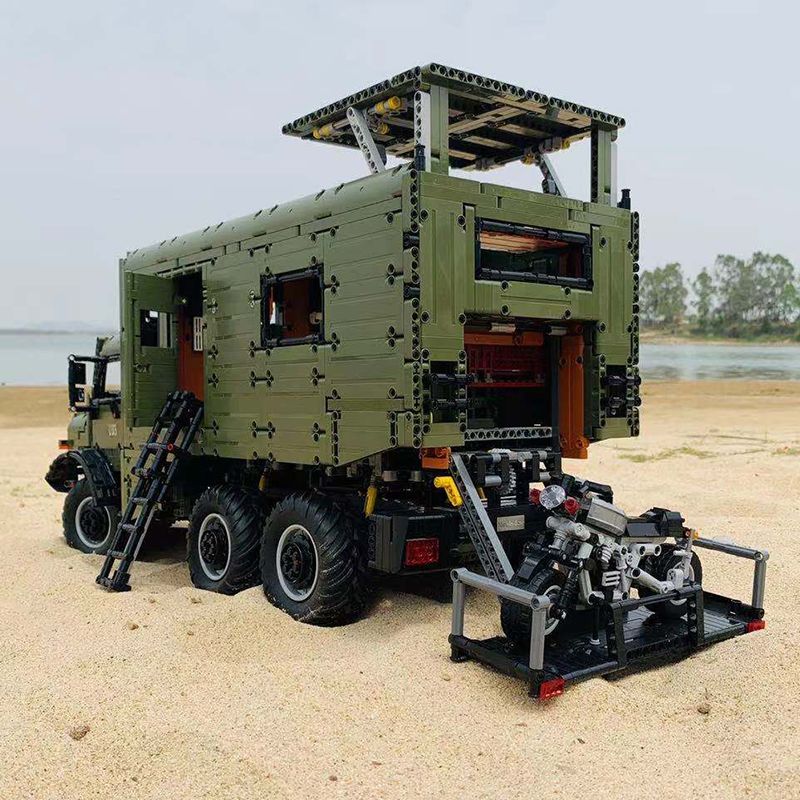 Trilumity Building Block Set: 1:8 Remote-Controlled Mercedes Unimog Expedition Truck | Fully Motorized Collector’s Edition (6689-Piece)