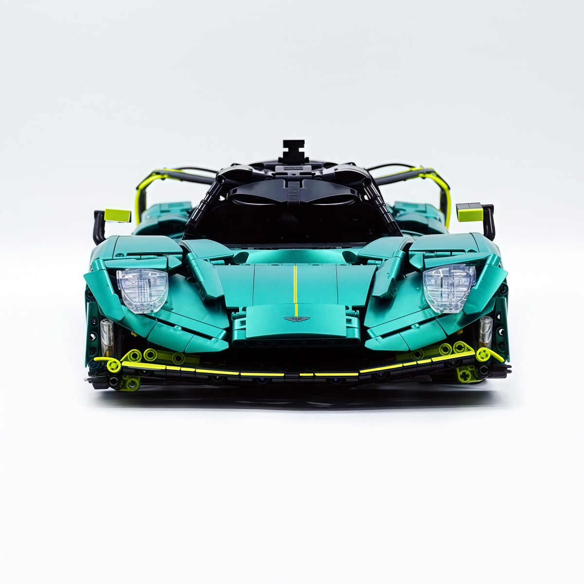 Trilumity Building Block Set: 1: 8 Aston Martin Valkyrie Hypercar (3869-Piece)