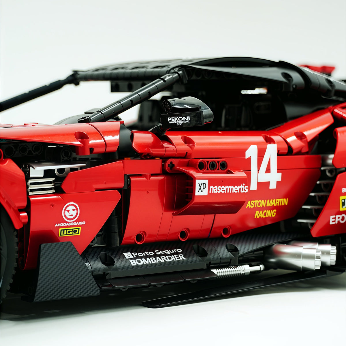 Trilumity Building Block Set: 1:8 Aston Martin Vulcan | Paint Pearl Red Edition | 3794+-Piece