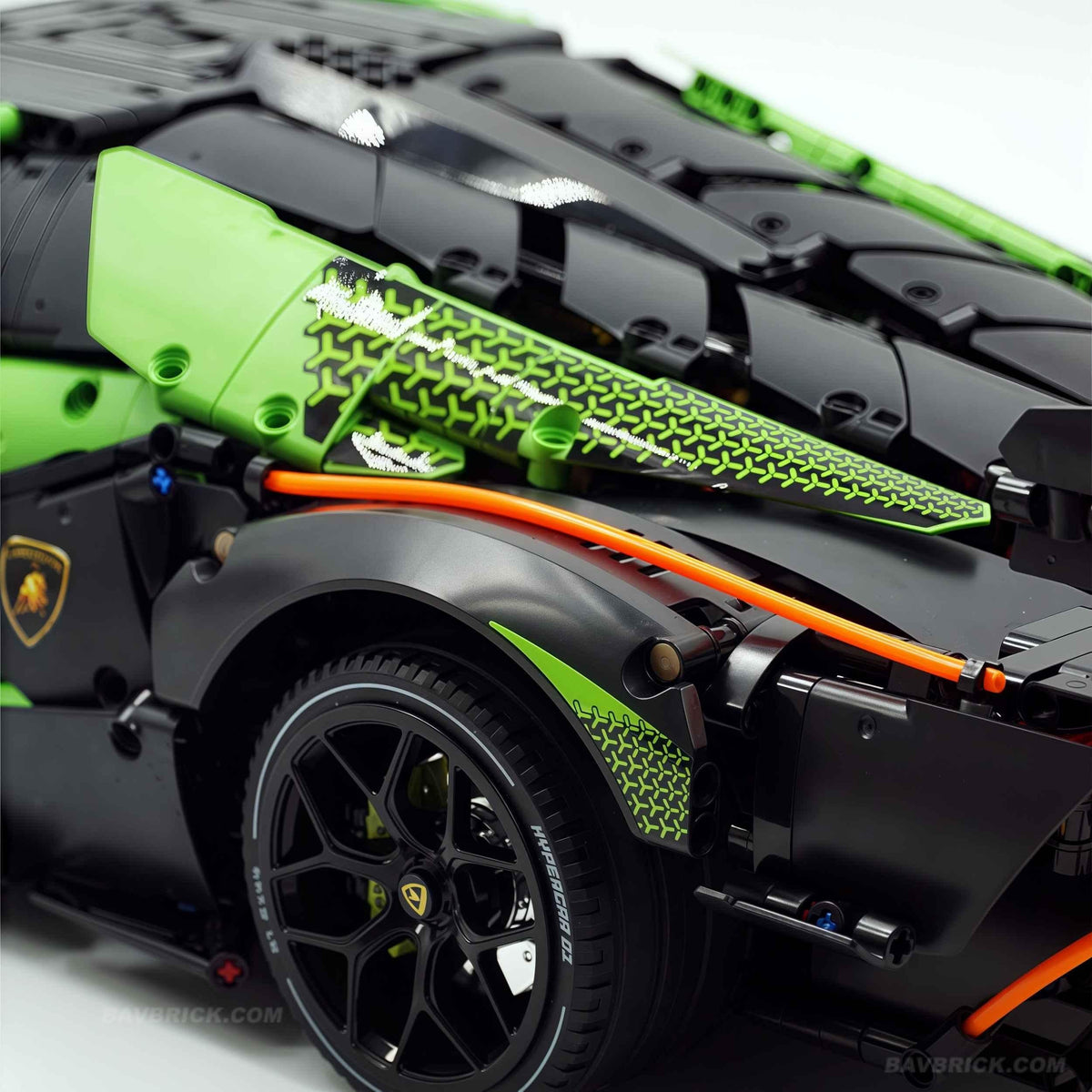 Trilumity Building Block Set: 1: 8 The Ultimate Italian Track-Only V12 Hypercar (4100+Piece)