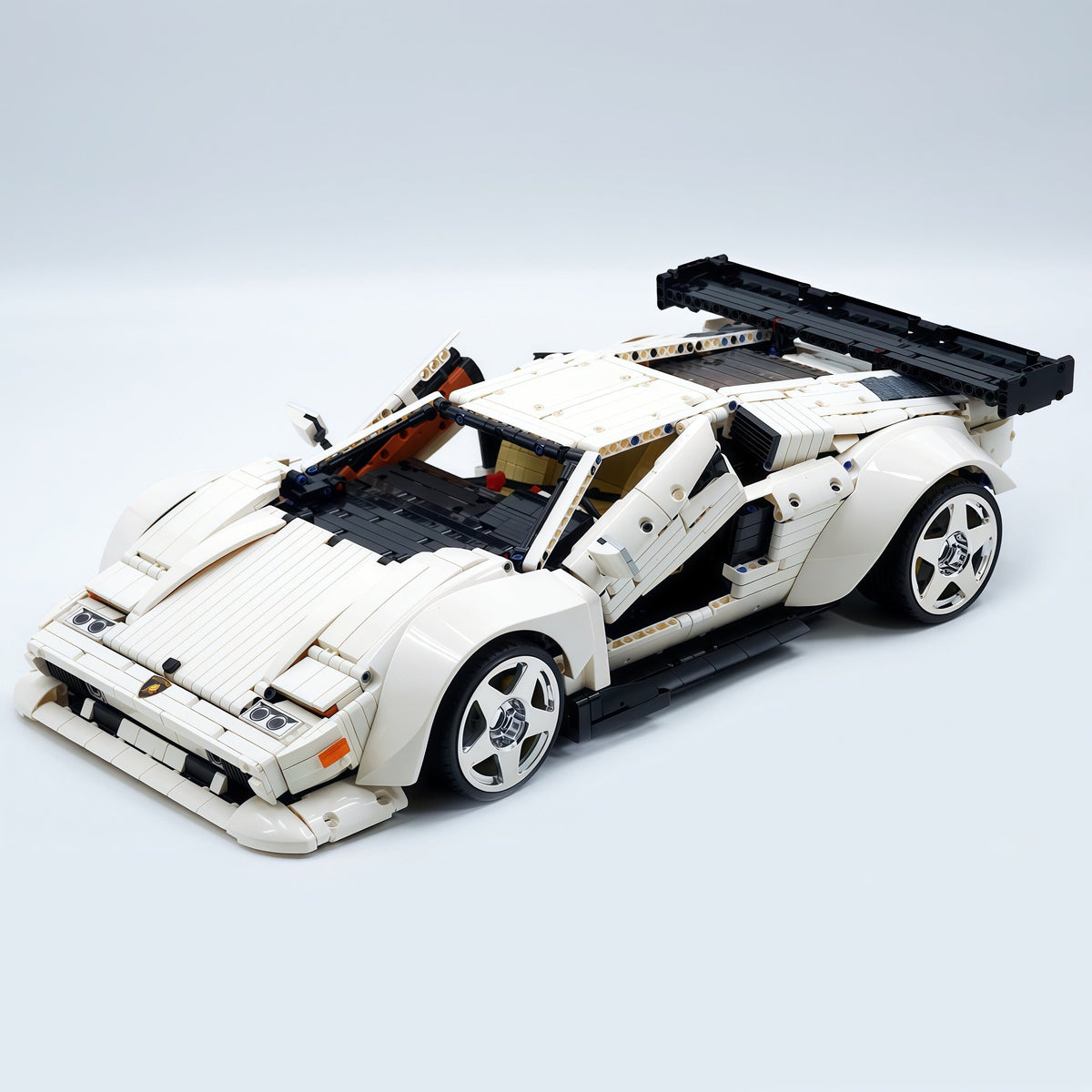 Trilumity Building Block Set: 1:8 Widebody Classic Italian 80s Icon – Pearlescent White Edition (4301-Piece)