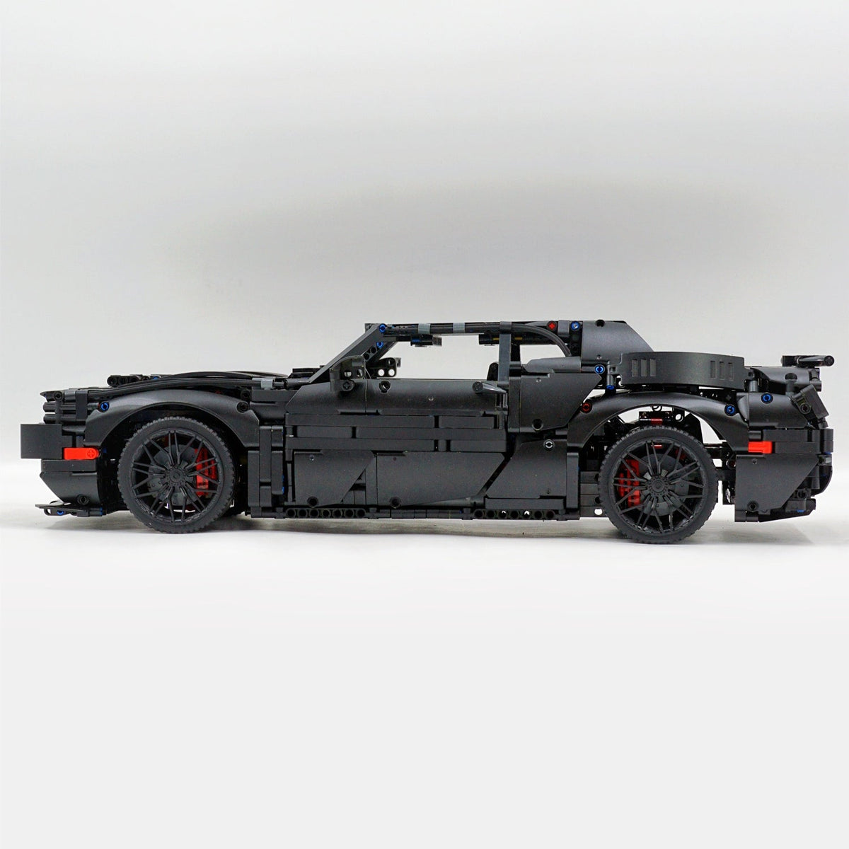 Trilumity Building Block Set: 1: 8 Dodge Challenger, Black Samurai Customized Version (3300+Piece)