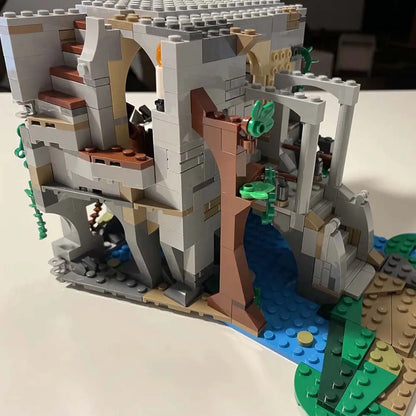 MOC Building Block Set: Experts Castle in the Forest, Model 85668