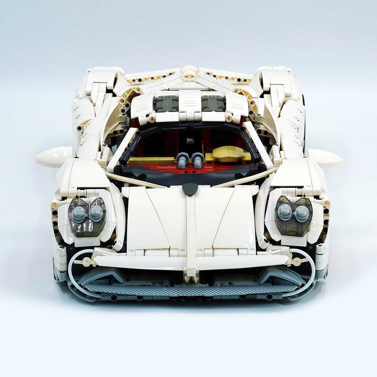 Trilumity Building Block Set: 1:8 Pagani Utopia | Paint White Collector’s Edition (4719-Piece)