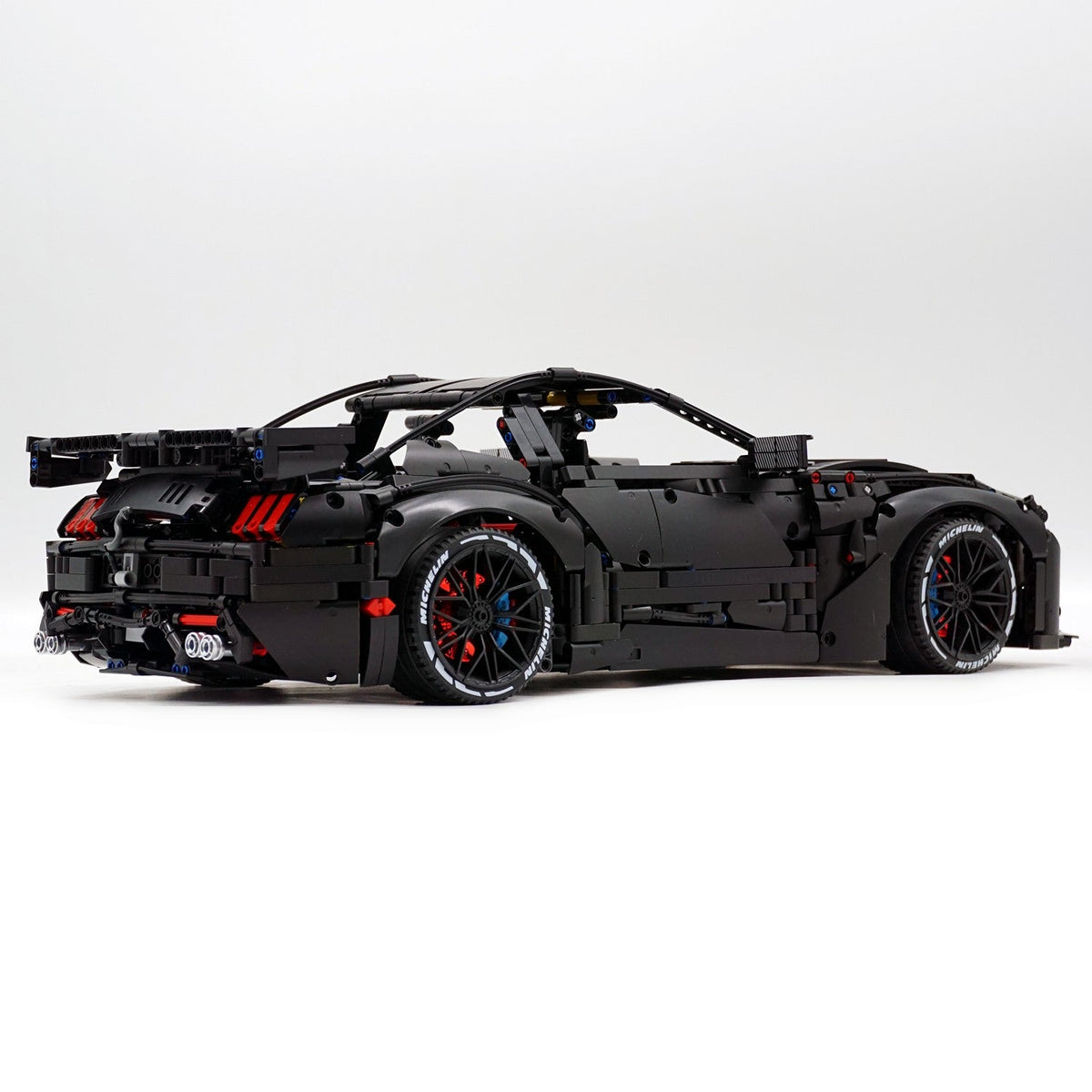 Trilumity Building Block Set: 1: 8 Ford Shelby Gt500, Matte Black Customized Version (3400Piece)