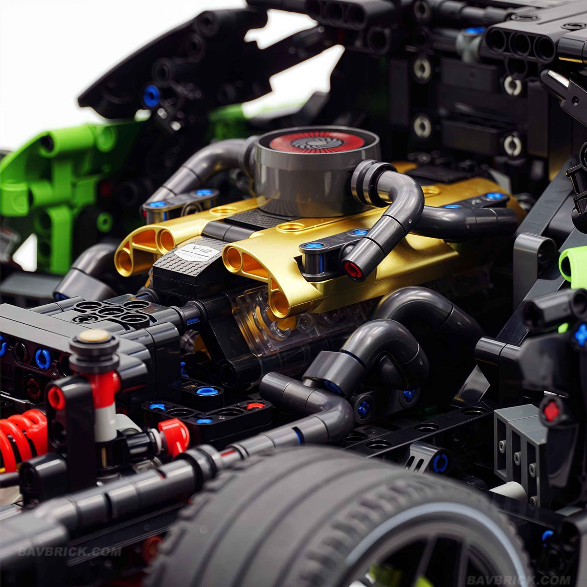 Trilumity Building Block Set: 1: 8 The Ultimate Italian Track-Only V12 Hypercar (4100+Piece)