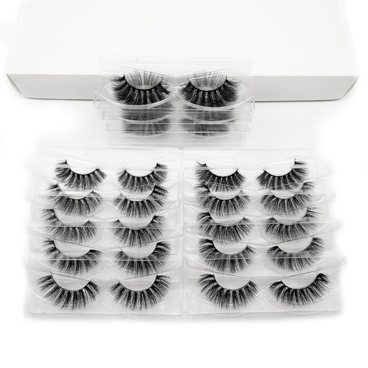Trilumity Wispy false lashes in Black, band close-up