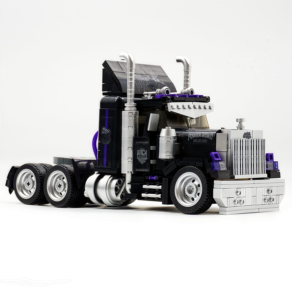 Trilumity Building Block Set: American Retro Gmc Heavy Truck – Spirit of the Open Road (1500+-Piece | 69cm)
