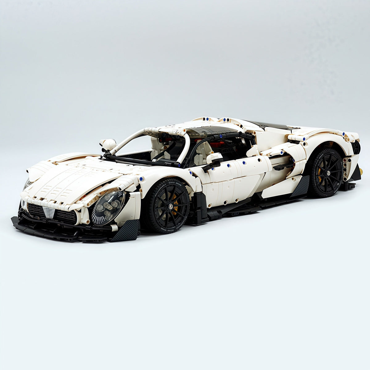 Trilumity Motorized Building Block Set: 1: 8 Alfa Romeo 33 Stradale Supercar, White Goddess Customized Version (3861-Piece)