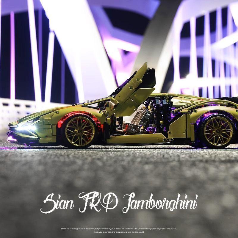 Trilumity Building Block Set: 1: 8 The Ultimate Italian Gold Supercar Custom Edition (3955-Piece)