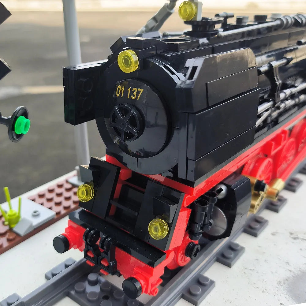 DK MOC Building Block Set: BR01 Simulation Train, Model DK80016