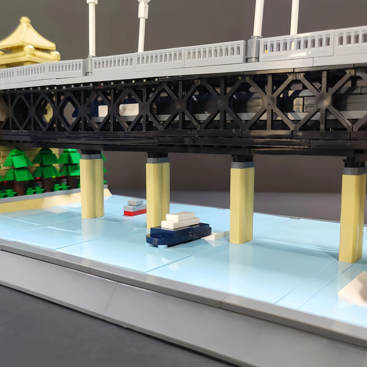Wange MOC Building Block Set: China Wuhan River Bridge, Model 6223