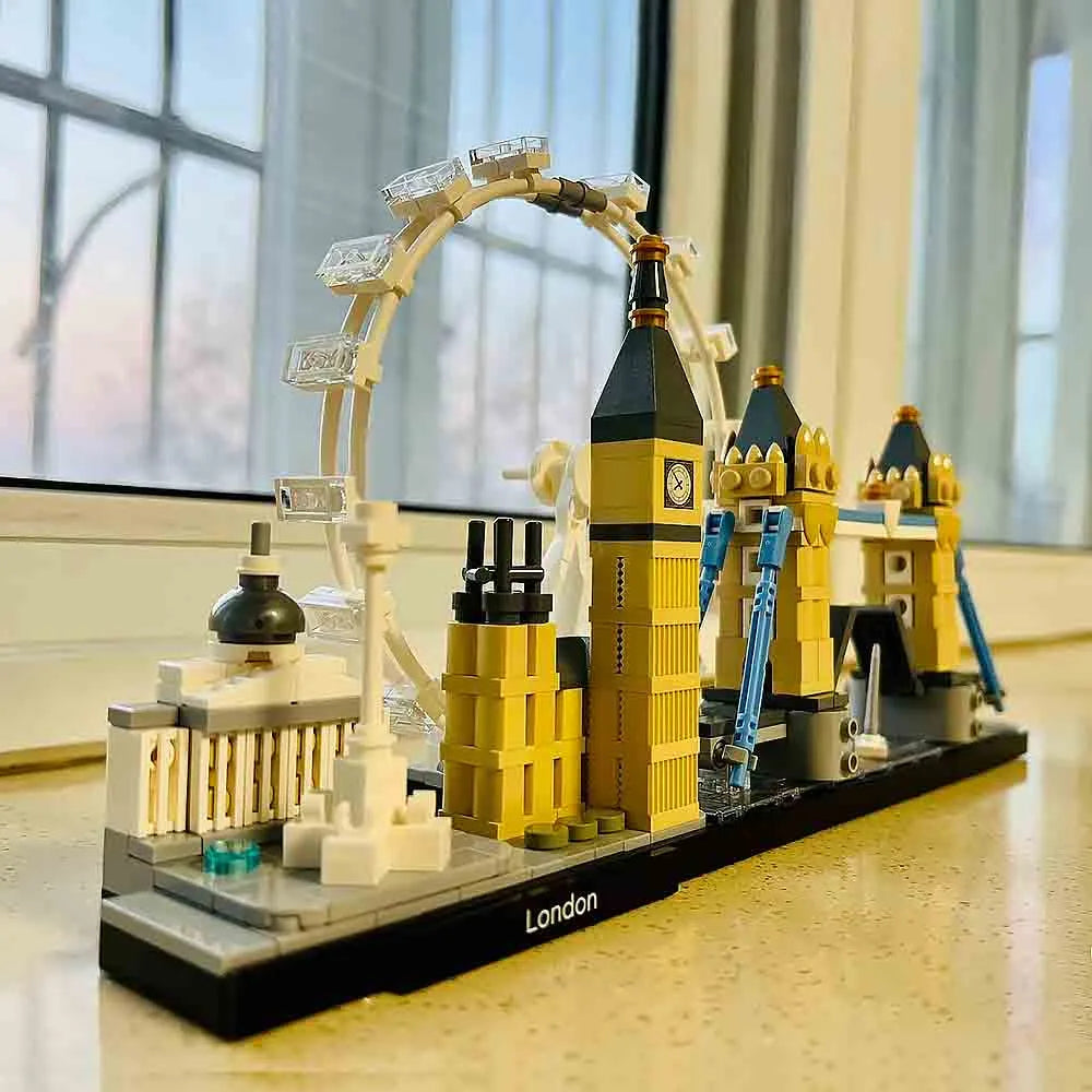 MOC Building Block Set: London Skyline, Model 22889