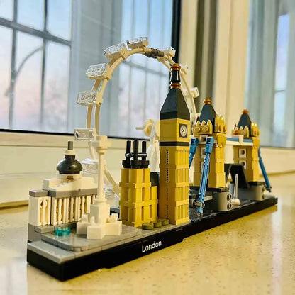 MOC Building Block Set: London Skyline, Model 22889