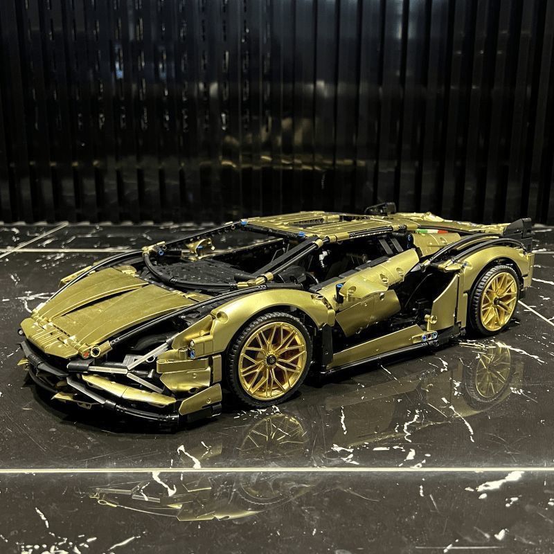 Trilumity Building Block Set: 1: 8 The Ultimate Italian Gold Supercar Custom Edition (3955-Piece)