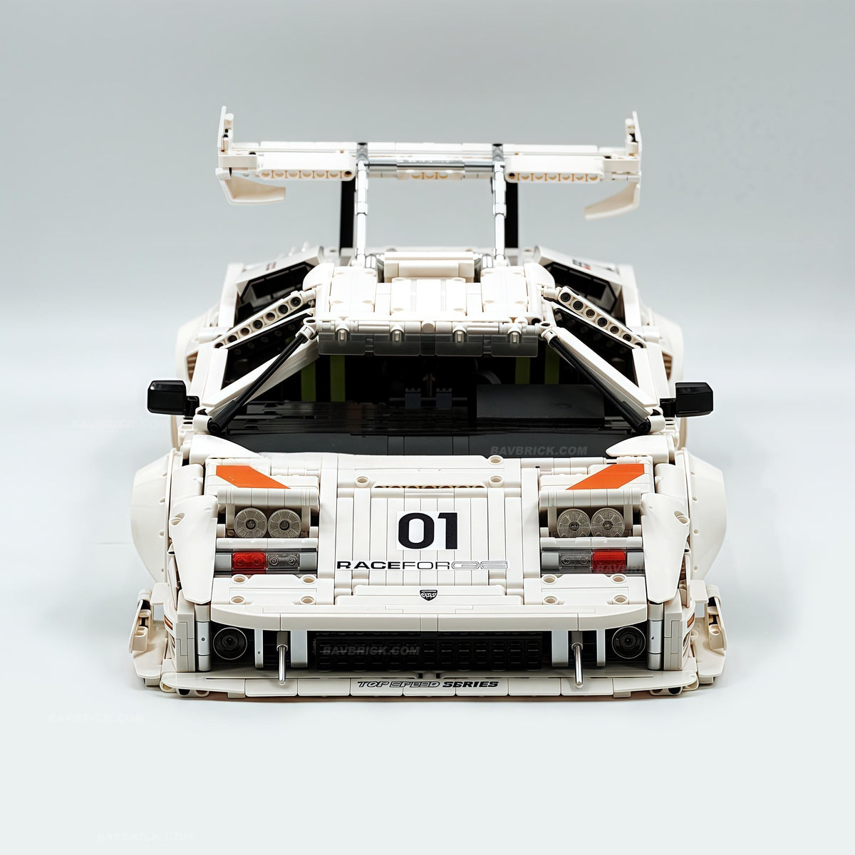 Trilumity Building Block Set: 1:8 Lamborghini Countach Lp5000 Building Set (3970+-Piece)