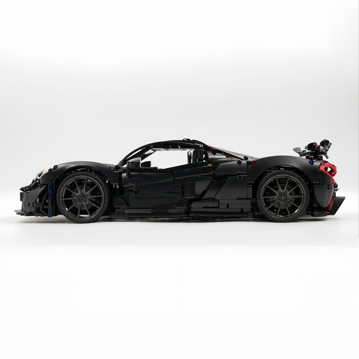 Trilumity Building Block Set: 1: 8 The Ultimate British Hybrid Hypercar | Matt Black Custom Edition(3893-Piece)