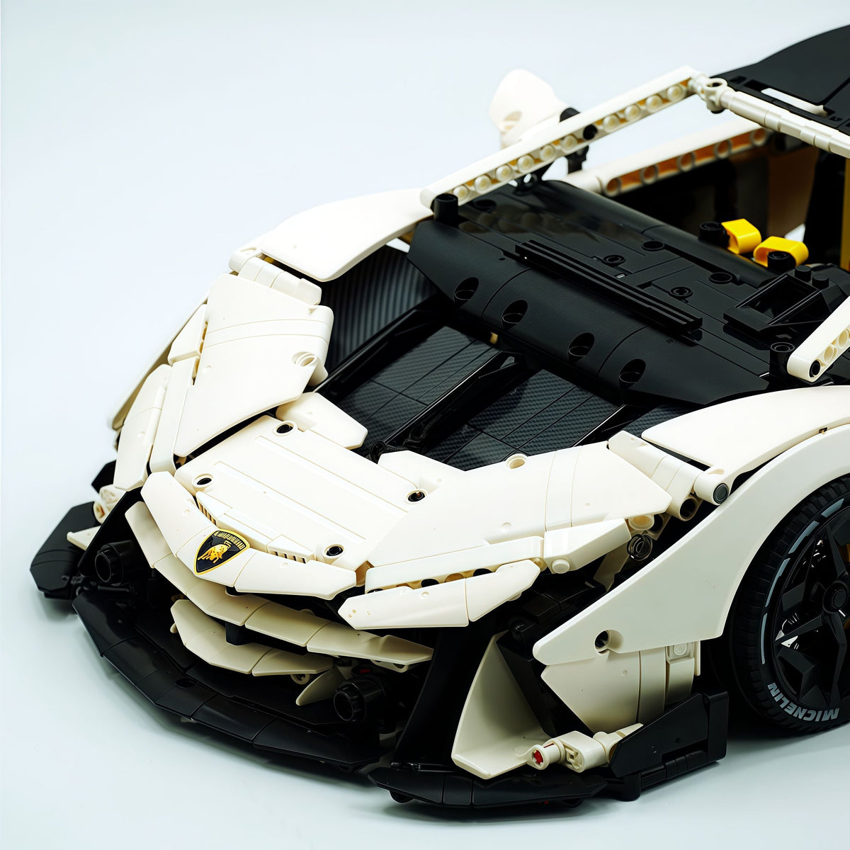 Trilumity Building Block Set: 1: 8 Sant'Agata V12 Farewell, White Goddess Version, Motorized Convertible Switch Mode, Full Vehicle Motorization