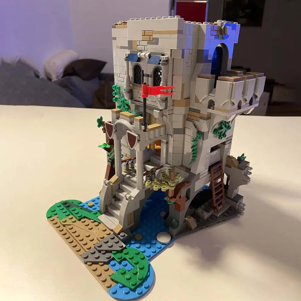 MOC Building Block Set: Experts Castle in the Forest, Model 85668