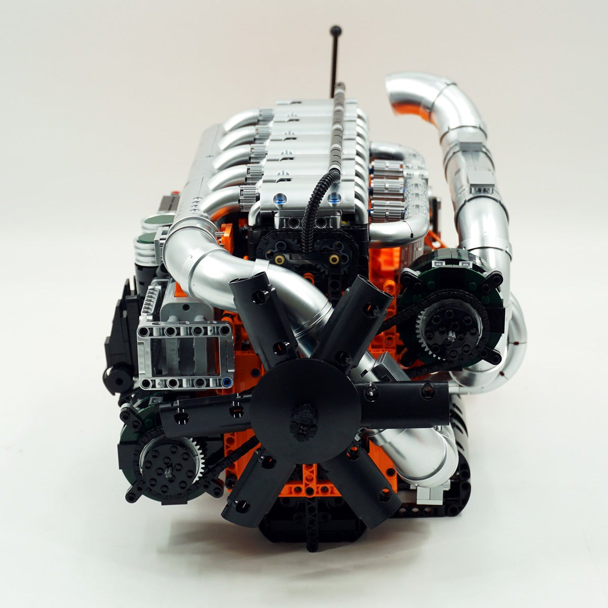 Trilumity Motorized Building Block Set: Scania Inline-6 Truck Engine (3236-Piece)