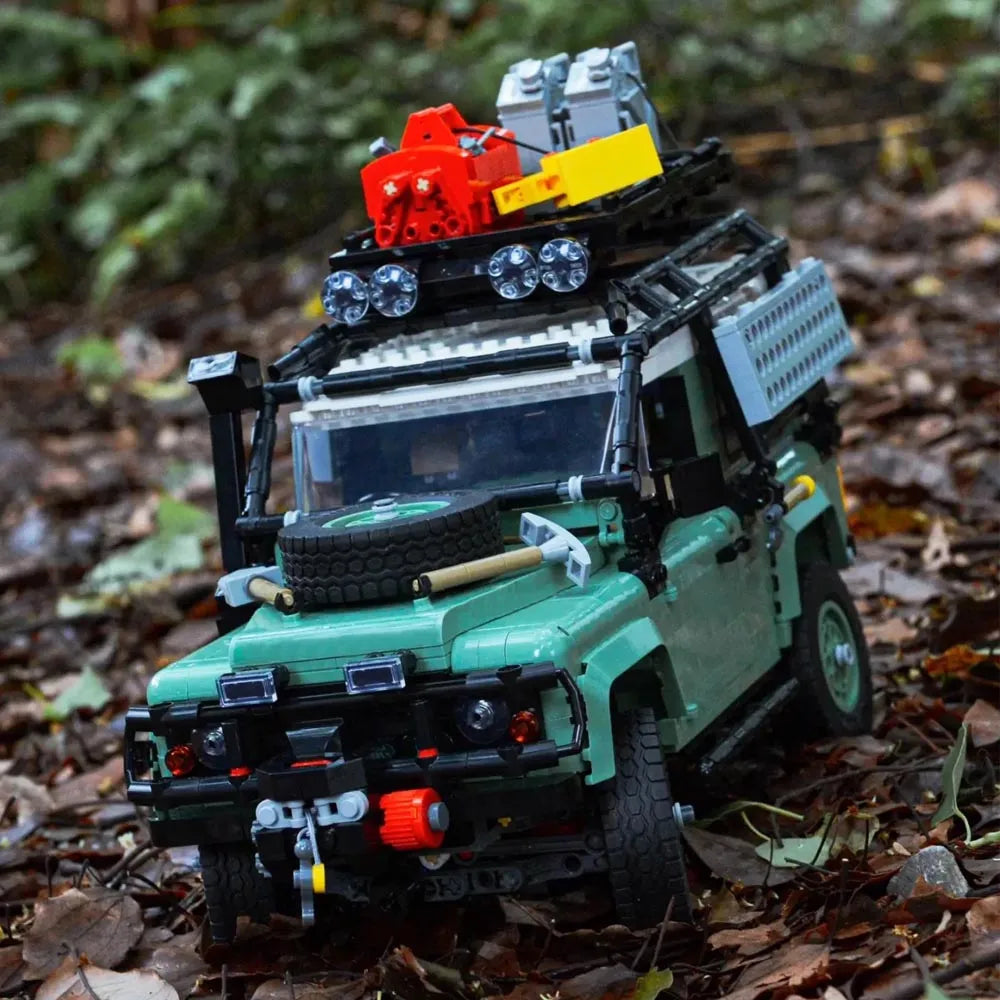 MOC Motorized Building Block Set: Land Rover Defender 90, Model E0090