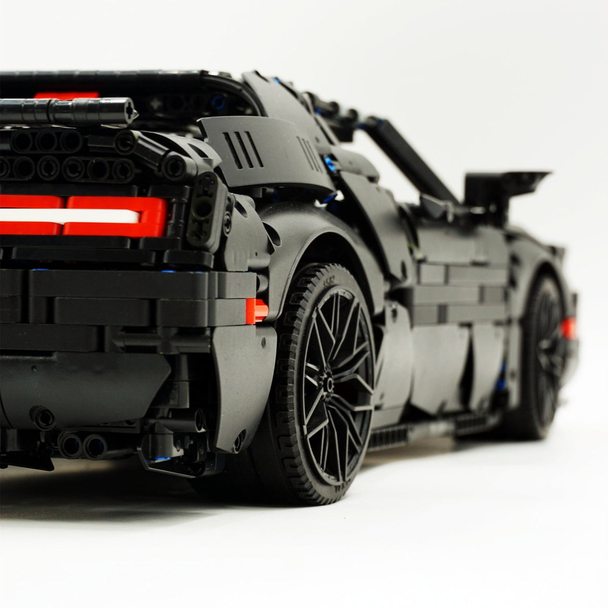 Trilumity Building Block Set: 1: 8 Dodge Challenger, Black Samurai Customized Version (3300+Piece)