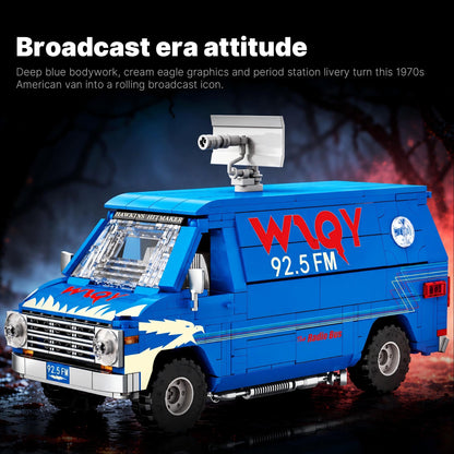 Trilumity Building Block Set: Retro Radio Station Van | 730-Piece
